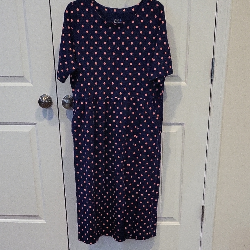Croft & Barrow White and Blue Midi Dress with 3/4 Sleeves